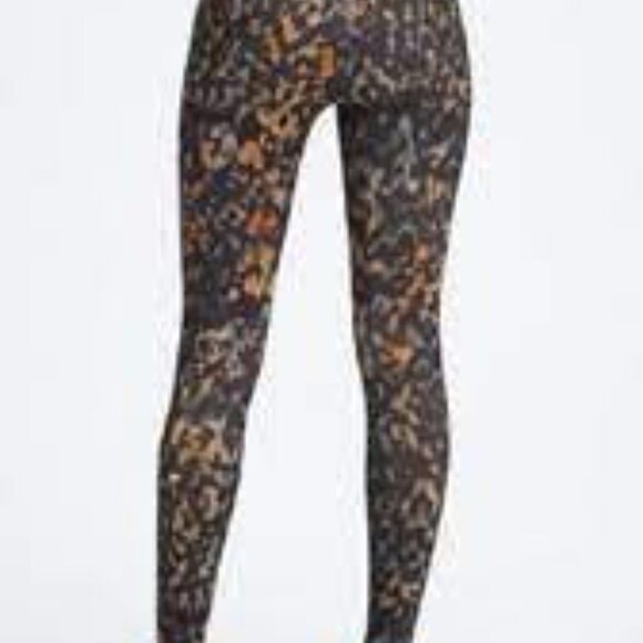 Fabletics - Harlow Reservable Set - Picture 3 of 4